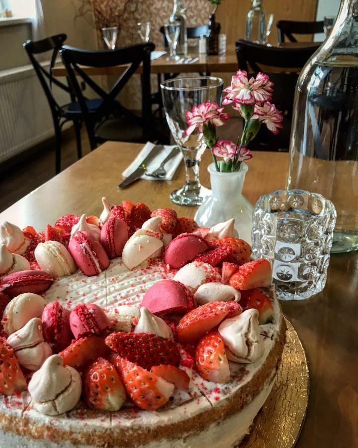 Penzion A Restaurace U Reky Ledeč nad Sázavou Екстериор снимка